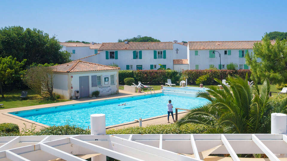 clos des thermes maison et piscine